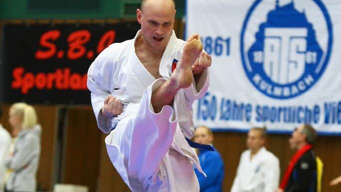 Ralf Kneitz leitet seit 13 Jahren die Karateabteilung des ATS Kulmbach und trägt den 4. Dan.  Foto: Monika Limmer