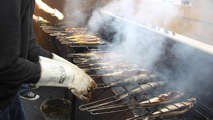 Heimischer Fisch ist beim Grillen eine leckere Alternative zu Steak und Bratwurst. Foto: BR-Archiv