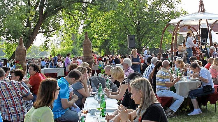 Genuss in wunderschönem Ambiente verspricht "Wein & Main" auch in diesem Jahr, nun allerdings erst ab 4. Juni. Foto: cr/Archiv