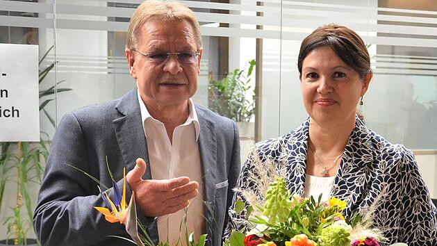 Kronachs scheidender B&uuml;rgermeister Wolfgang Beiergr&ouml;&szlig;lein (FW) hatte sich Angela Hofmann als Nachfolgerin gew&uuml;nscht - und Kronachs B&uuml;rger ebenso. Foto: Sandra Hackenberg