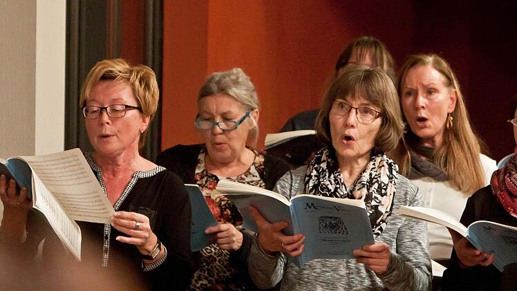 Der Coburger Bachchor probt Monteverdis "Marienvesper". Das Werk erklingt beim "Baustellenkonzert" am Sonntag, 22. November, in der Morizkirche.Foto: Jochen Berger