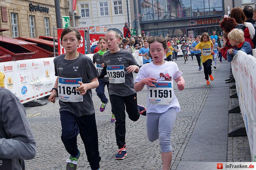 Weltkulturerbelauf 2017 in Bamberg: Der Zieleinlauf am Maxplatz
