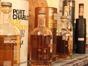 Udo Sonntag zeigt und erklärt in der professionellen Whiskeyverkostung alles was man rund um besondere Whiskeys wissen muss