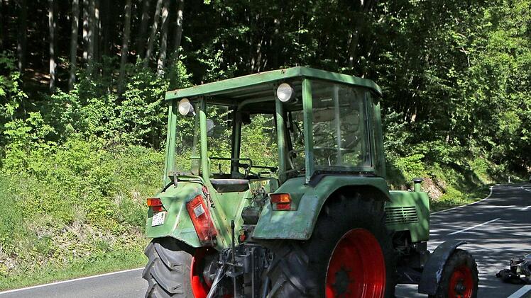 Im unterfr&auml;nkischen M&uuml;nnerstadt hat sich am Dienstag ein Unfall zwischen einer Autofahrerin und einem Traktor ereignet. Symbolfoto: News5/Herse