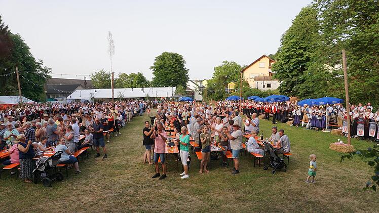 Beste Stimmung herrschte beim Open-Air Festival der Blasmusik anlässlich des 95-jährigen Bestehens der Musikvereinigung Wartmannsroth.