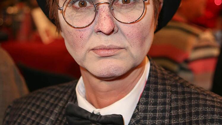 Ilse Aigner als Karl Valentin. Foto: RiegerPress