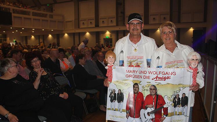 Wolfgang und Mary Wagner sind extra aus Schweinfurt in die Dr.-Stammberger-Halle in Kulmbach gekommen, um die Amigos wieder live zu erleben. Sonny Adam