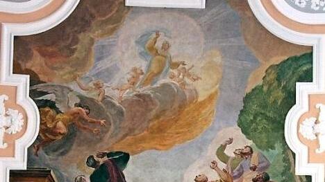 Ein Deckenfresko in der Pfarrkirche St. Michael in Stadtsteinach zeigt die Himmelfahrt. Fotos: BR-Archiv
