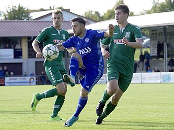 Ronny Mangold (rechts) muss nun die kommenden Wochen auf die Unterst&uuml;tzung von Marcel H&ouml;lderle verzichten. Foto: Anand Anders