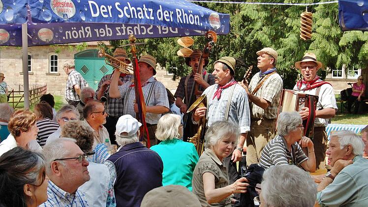 Die "Spräublöaser" aus der Rhön spielten beim Museumsfest in der Oberen Saline auf. Foto: Sigismund von Dobschütz