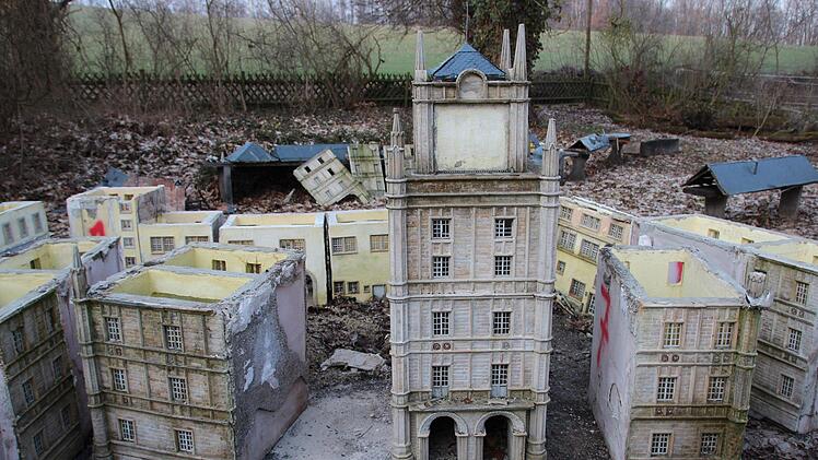 Aus der Norm: Schloss Ehrenburg Christiane Lehmann