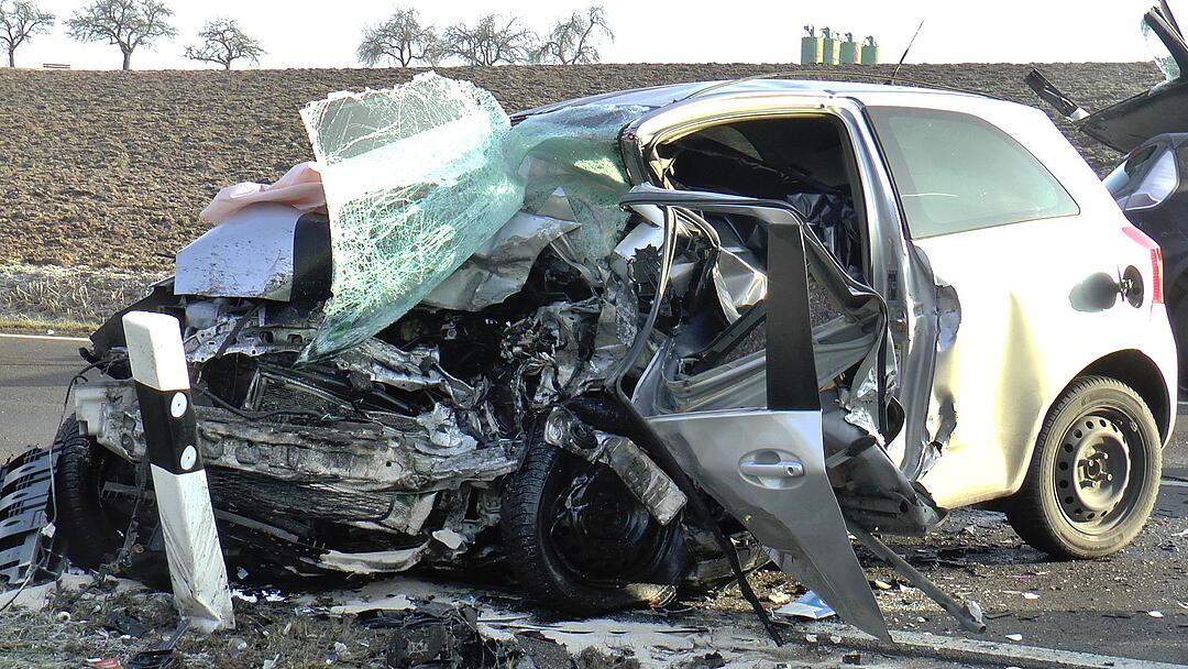 Kreis Haßberge: 29-Jährige stirbt bei schwerem Frontal-Crash