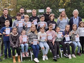 Zahlreiche Teilnehmerinnen und Teilnehmer sind in Weichtungen mit dem Deutschen Sportabzeichen ausgezeichnet worden.