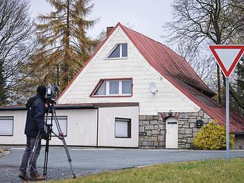 Das Haus Nummer 47 in Oberprex hat es als Neonazi-Treff zu einiger Bekanntheit gebracht. Foto: dpa