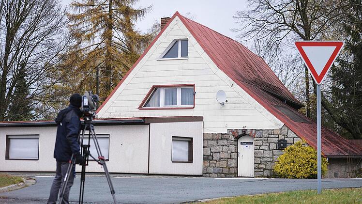 Das Haus Nummer 47 in Oberprex hat es als Neonazi-Treff zu einiger Bekanntheit gebracht. Foto: dpa
