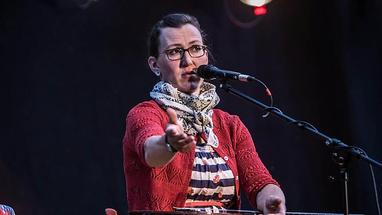 Impressionen von Martina Schwarzmanns Auftritt auf der Waldbühne HeldrittFoto: Jochen Berger