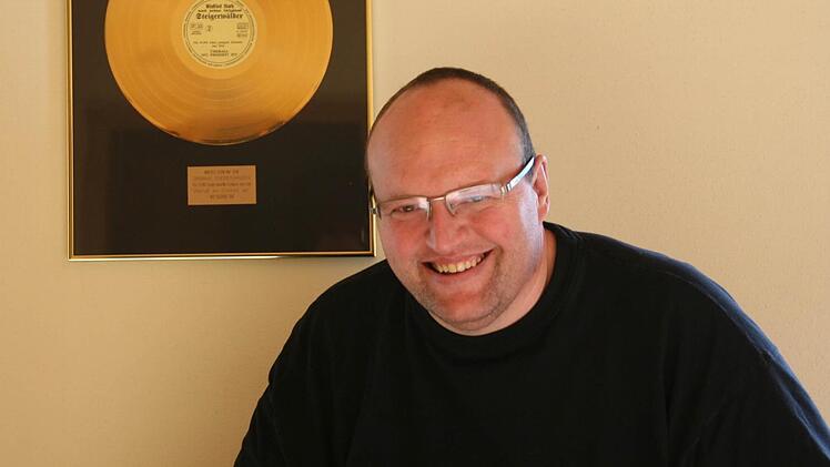 Roland Jonak und seine Goldene SchallplatteFoto: Klaus Klaschka