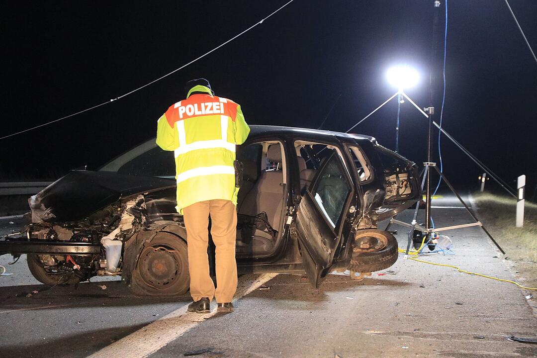 Unfallstelle nicht gesehen: Tragisches Unglück fordert zwei Menschenleben