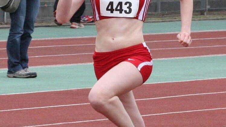 Leonie Warthemann vom TSV Münnerstadt steigerte sich in Schweinfurt über 200 Meter der U-18 auf 27,79 Sekunden.
