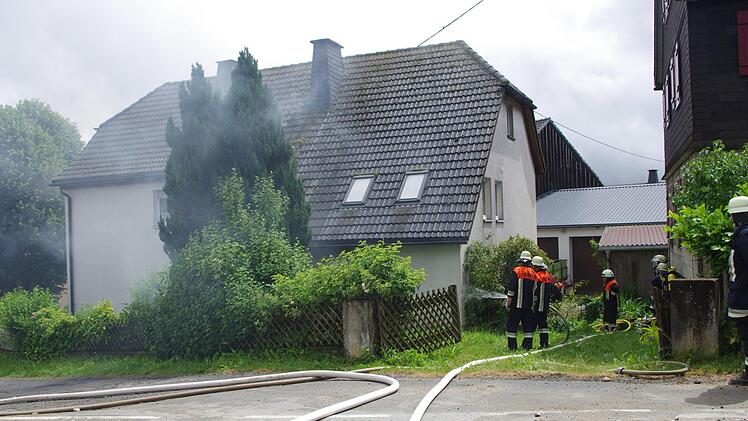 Brand in Lahm. Foto: Hartmut Neubauer