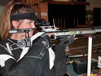 Schützennachwuchstalent Laura Wachter: Immerhin schaffte das Stockheimer Nachwuchstalent die Teilnahme zur deutschen Meisterschaft.  Foto: Gerd Fleischmann