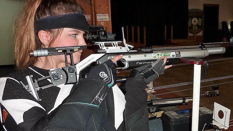 Schützennachwuchstalent Laura Wachter: Immerhin schaffte das Stockheimer Nachwuchstalent die Teilnahme zur deutschen Meisterschaft.  Foto: Gerd Fleischmann