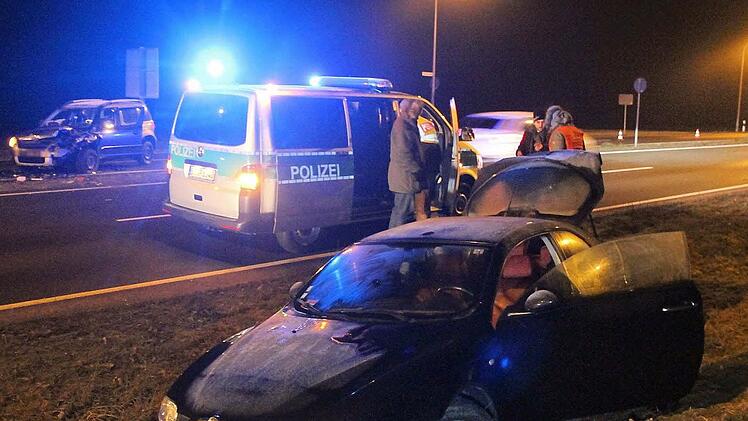 Vier Autos wurden bei dem Unfall auf dem Münchner Ring beschädigt, zwei Menschen leicht verletzt.  Foto: News5/Merzbach