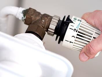 Thermostat-Ventil an einem Heizk&ouml;rper