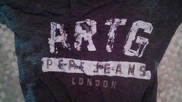 Man beachte das Loch im "R". (Foto: Ortloff)