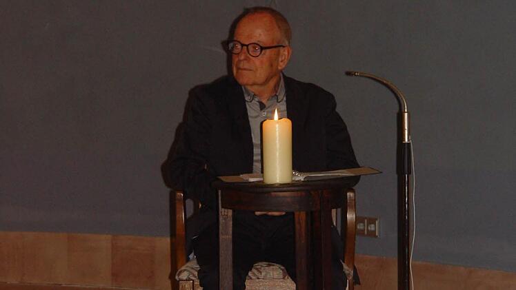 Urlaubspfarrer und Kurseelsorger Bodo Kromus las Hermann Hesses Verse vor. Foto: Brigitta Kempe-Wolf