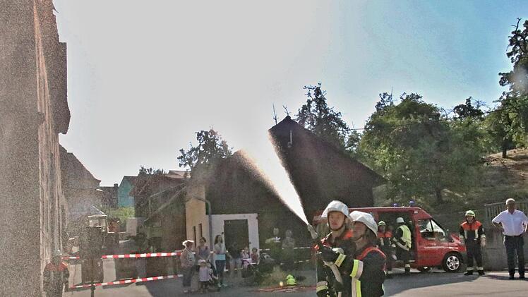 Brandbekämpfung im Gutshof GereuthHelmut Will