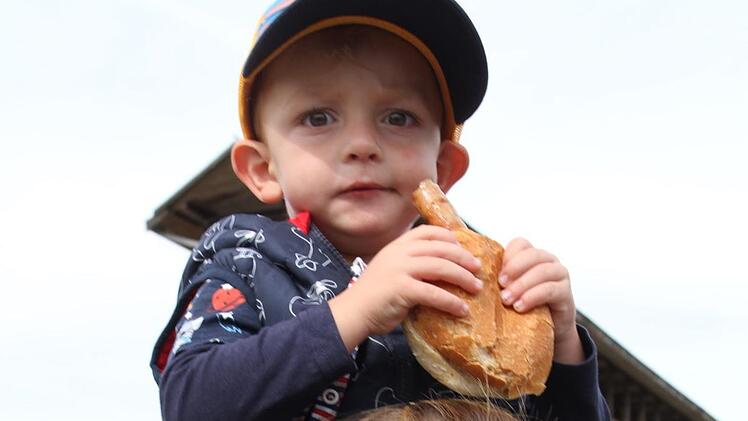 Kostproben hin oder her - eine Bratwurst schmeckt immer!