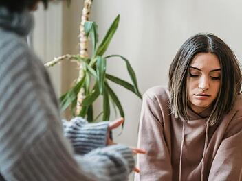 Hast du eine depressiven Partner? Diese 10 Anzeichen zeigen es