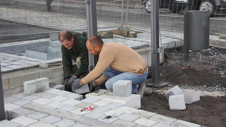... durch Agostinho (links) und Bruno Perreira.  Foto: Friedwald Schedel