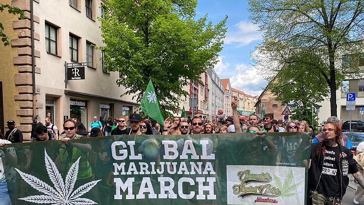 Global Marijuana March Nürnberg: Cannabis-Parade mit Hunderten Demonstranten - Bilderstrecke