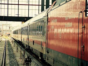 Paar vergisst Kind im Zug