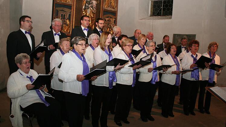 Beim Kirchenchor Aschbach-Hohn funktioniert die Gemeinschaft.  Fotos: Evi Seeger