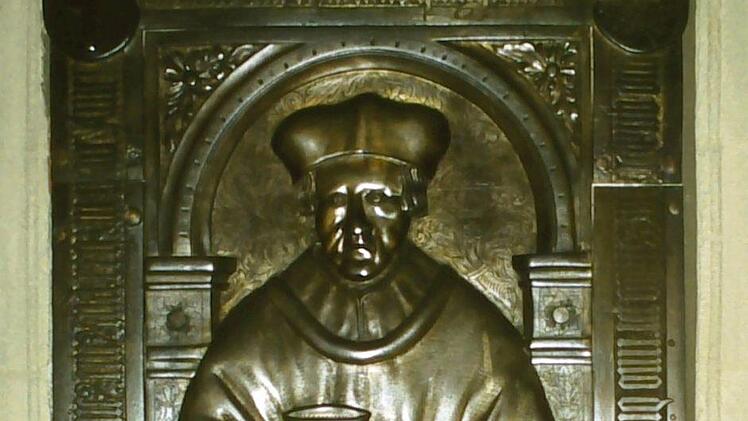 Bronzeepitaph Dr. Reimar aus dem 16. Jahrhundert im Bamberger Dom Foto:  Dieter Zöberlein
