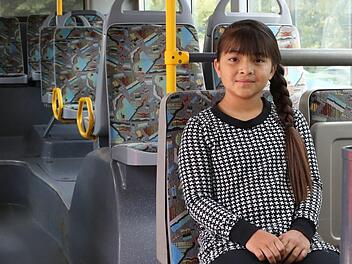 Linie 3, Lichtenfels: In diesem Bus wird Johanna Peralta  mit damals erst acht Jahren dank ihres Einsatzes zur Lebensretterin. Foto: Barbara HerbstBus