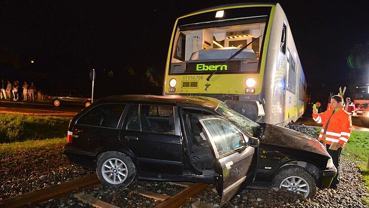 An dem unbeschrankten Bahnübergang in Reckendorf häufen sich die Unfälle. Foto: Ronald Rinklef