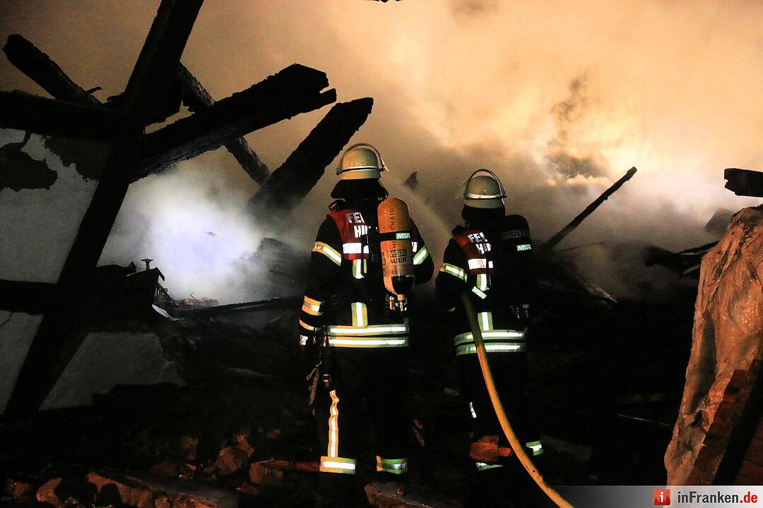 Großeinsatz: Scheunenbrand in Seigendorf