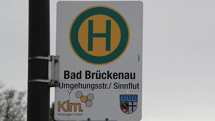 An Bushaltestellen ist erhöhte Aufmerksamkeit geboten. Foto: Ulrike Müller