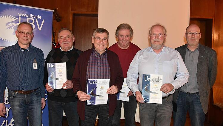 Bei der Hauptversammlung der LBV-Kreisgruppe Coburg wurden langjährige Mitglieder geehrt (von links): Frank Reißenweber, Gerold Schlosser, Stephan Schlechtweg, Klaus Fritz, Hans Schönecker und Helmut Beran. Foto: Gabi Arnold