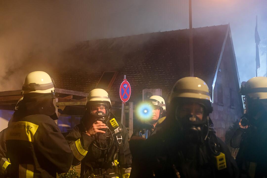 Nürnberger Gaststätte geht in Flammen auf: Anwohner evakuiert