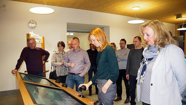 Im Bereich der Tourist-Info k&ouml;nnen Imagefilme der Region betrachtet werden. Foto: Heike Sch&uuml;lein