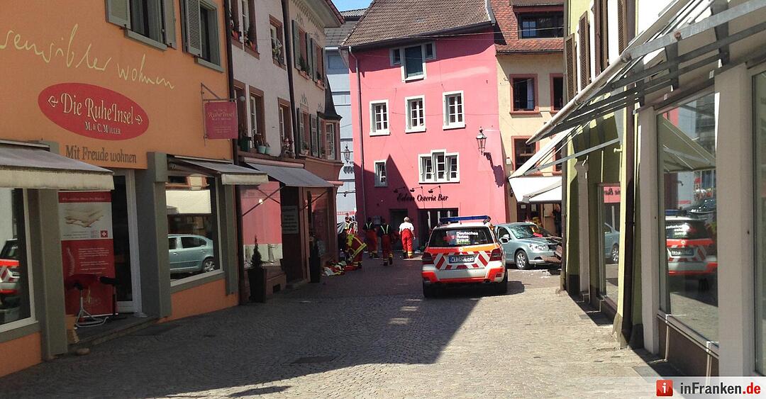 Baden-Württemberg: Auto rast in Menschengruppe