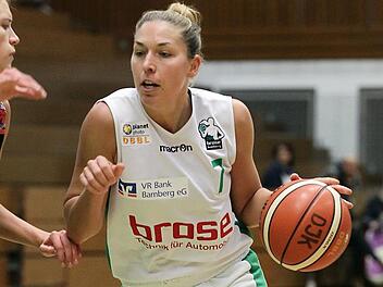 Svenja Zeis (r.) und ihre Mannschaftskameradinnen k&ouml;nnen in den Finalspielen gegen Heidelberg ohne Druck aufspielen - und wollen gerade deshalb ihre Chance nutzen. Foto: sportpress