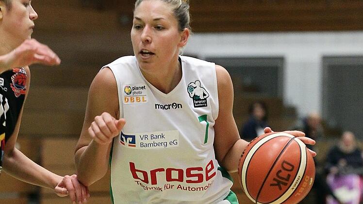 Svenja Zeis (r.) und ihre Mannschaftskameradinnen k&ouml;nnen in den Finalspielen gegen Heidelberg ohne Druck aufspielen - und wollen gerade deshalb ihre Chance nutzen. Foto: sportpress