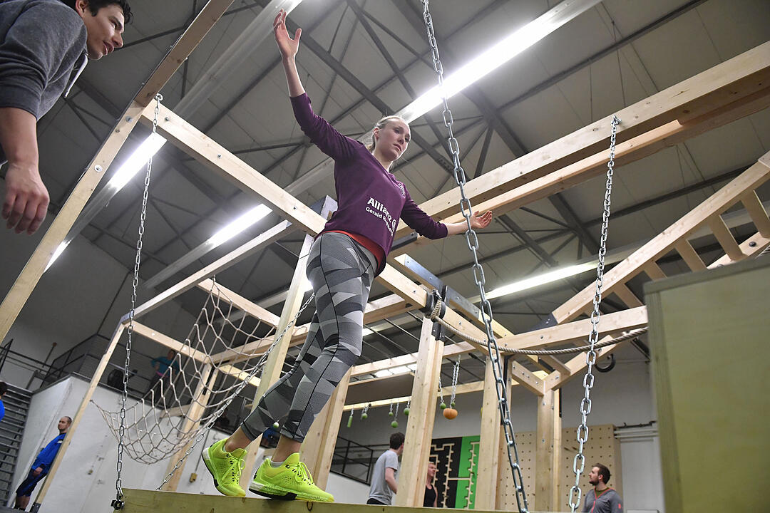 Franken-Ninjas - Drei Sportler aus der Region testen die Hindernis-Sporthalle "Warriors Luck" in Erlangen