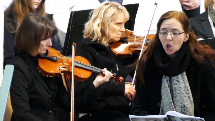 Die Sängervereinigung Bad Rodach und die Stadtkantorei Hildburghausen führten das Passionsoratorium "O Seele, deren Sehnen" in der Johanniskirche auf.Foto:  Achim Young